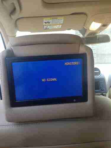 BEAUTIFUL 2010 MERCEDES-BENZ GL550 4-MATIC, LOADED, SERVICED AT DEALERSHIP, image 12