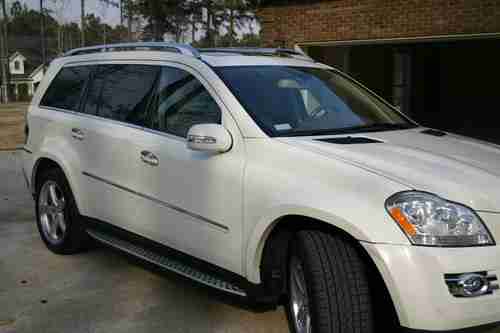 BEAUTIFUL 2010 MERCEDES-BENZ GL550 4-MATIC, LOADED, SERVICED AT DEALERSHIP, image 17