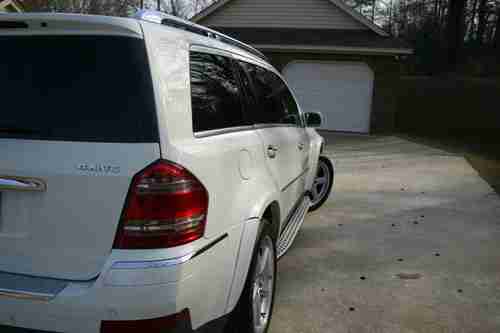 BEAUTIFUL 2010 MERCEDES-BENZ GL550 4-MATIC, LOADED, SERVICED AT DEALERSHIP, image 19