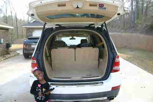 BEAUTIFUL 2010 MERCEDES-BENZ GL550 4-MATIC, LOADED, SERVICED AT DEALERSHIP, image 21