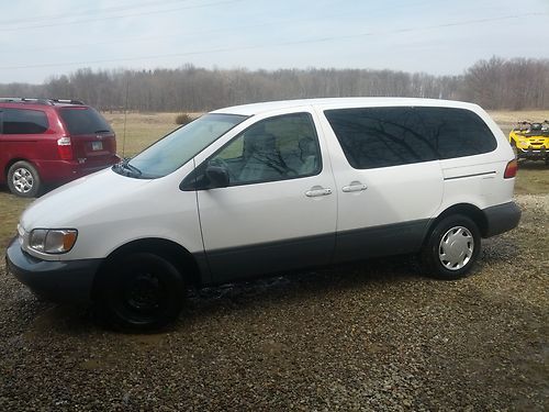 1999 toyota sienna ( no reserve 3 days only )