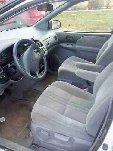 1999 TOYOTA SIENNA ( NO RESERVE 3 DAYS ONLY ), image 4