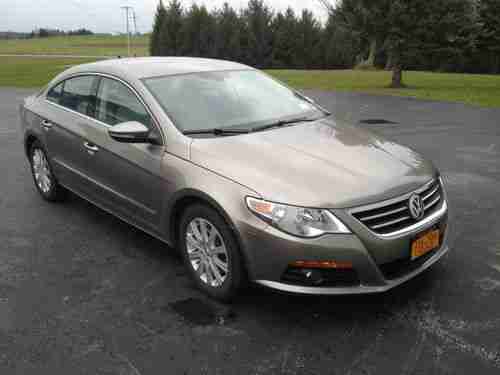 2009 Volkswagen CC Sport Sedan 4-Door 2.0L, image 2