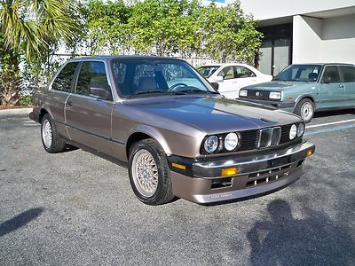 Bmw 325, 5 speed, e30, very clean, look at over 50 pics, low reserve!