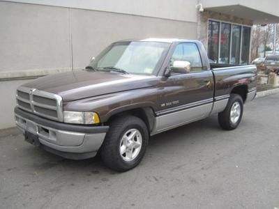 1997 dodge ram 1500 pickup cd player reg cab super clean only 114,000 miles 2wd