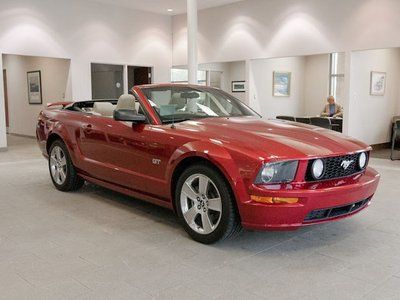 Convertible 4.6l cd 4.6l sohc 24-valve v8 engine  (std) traction control abs