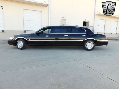 2001 lincoln town car executive