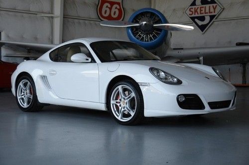 White/tan-sport chrono-pdk transmission-htd seats-warranty-very clean!!