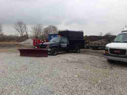 1996 Chevrolet k 2500 4x4 with utility bed and 9' western plow, image 3