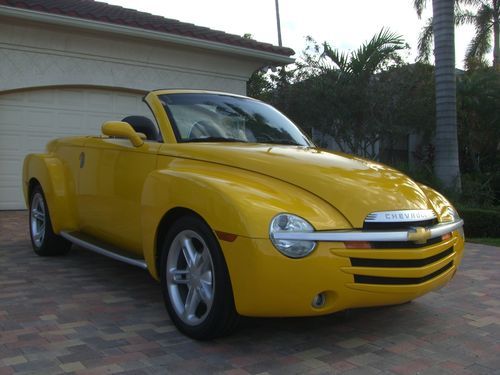 2004 chevrolet chevy ssr ls1*1 owner florida car*22,000 miles*like new!