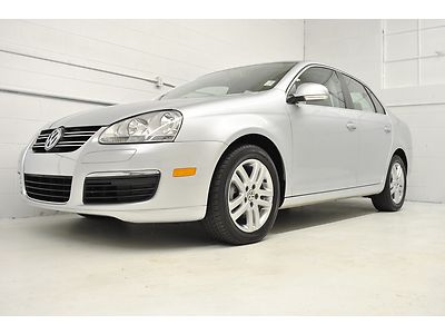 Automatic dsg auto vw diesel moonroof heated seats alloys ipod 1 owner carfax