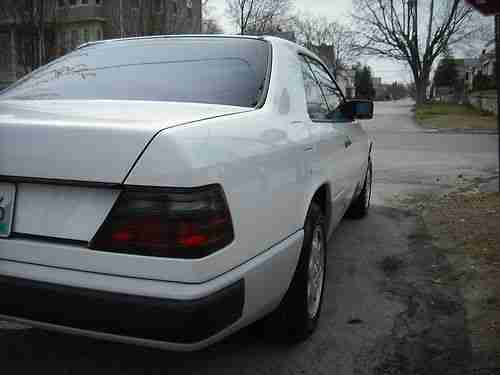 1989 Mercedes-Benz 300CE Base Coupe 2-Door 3.0L, image 4