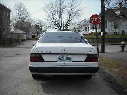 1989 Mercedes-Benz 300CE Base Coupe 2-Door 3.0L, image 5