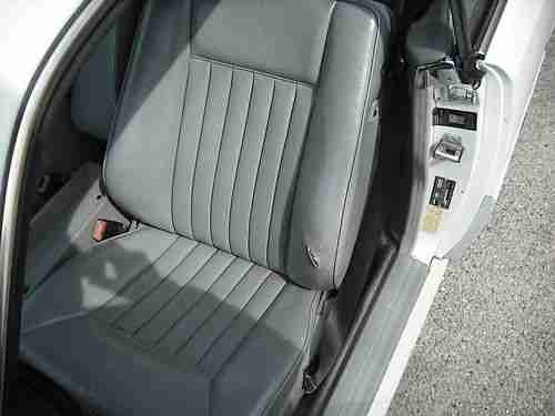 1989 Mercedes-Benz 300CE Base Coupe 2-Door 3.0L, image 15