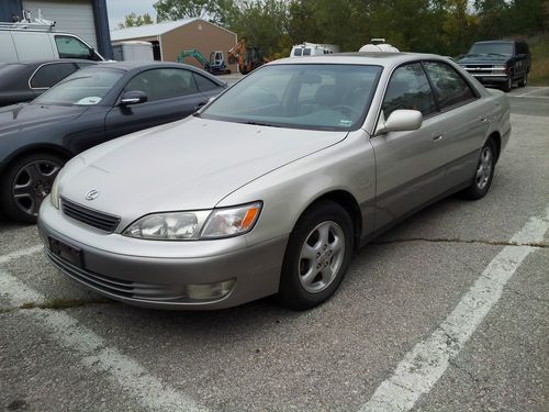 1999 lexus es300 sedan 4-door 3.0l