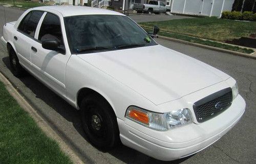 2005 ford crown victoria police interceptor sedan 4-door 4.6l