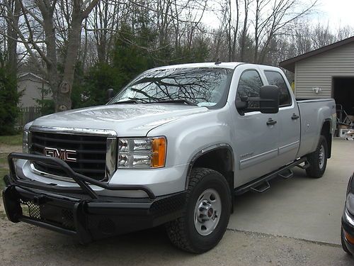 Beautiful 2010 gmc  sierra sle 2500hd crew cab long bed 4x4 6.0 ..only 24000 mi