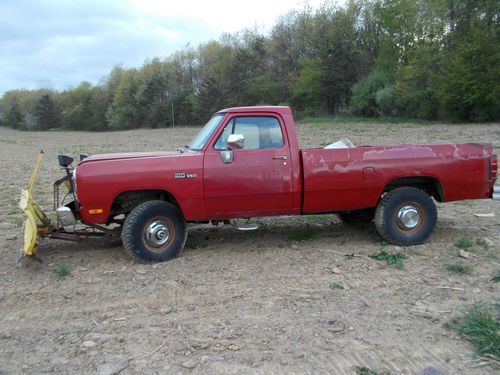 1991 dodge 350 4 wheel drive pickup truck