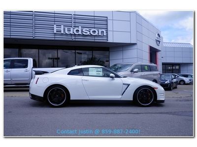 Black edition gtr, awd, white, turbo, 545hp fast! brembo brakes