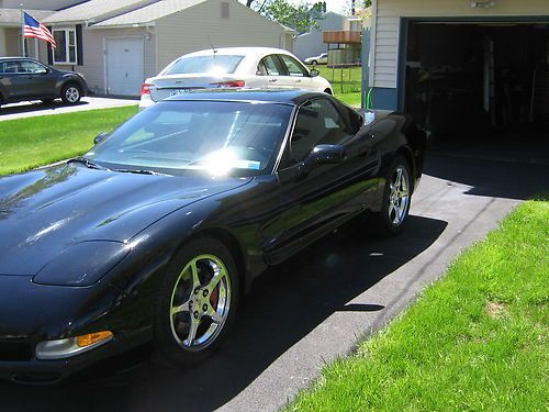 2004 chevrolet corvette  coupe 2-door 5.7l