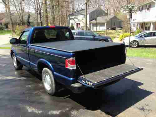2002 GMC Sonoma blue clean great pickup truck LOW RESERVE, image 3