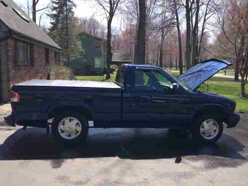 2002 GMC Sonoma blue clean great pickup truck LOW RESERVE, image 9
