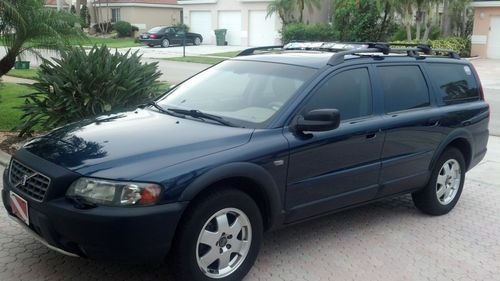 2004 volvo xc70 base wagon 4-door 2.5l