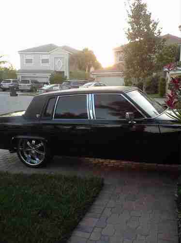 3x Black Cadillac D'elegance Brougham Fleetwood w/ Audio System & Wheels 5.7 L, image 2