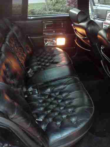 3x Black Cadillac D'elegance Brougham Fleetwood w/ Audio System & Wheels 5.7 L, image 17