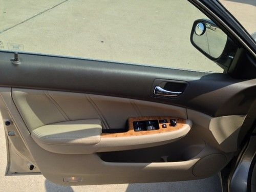 2004 Honda Accord EX Sedan 4-Door 3.0L ***LOW RESERVE***, image 7