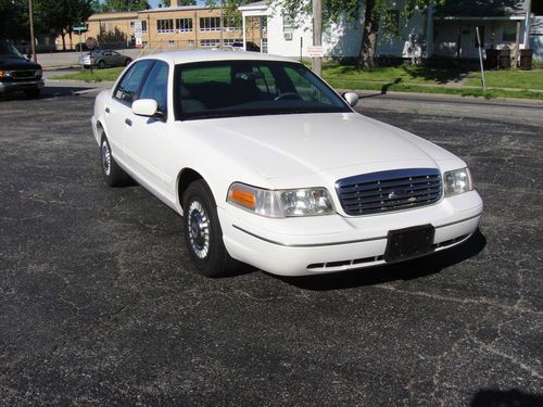 2001 ford crown victoria police interceptor sedan 4-door 4.6l