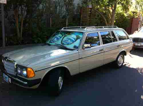 1982 Mercedes 240TD - W123 diesel wagon with 4-speed manual transmission, US $14,000.00, image 4