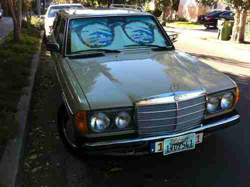 1982 Mercedes 240TD - W123 diesel wagon with 4-speed manual transmission, US $14,000.00, image 5