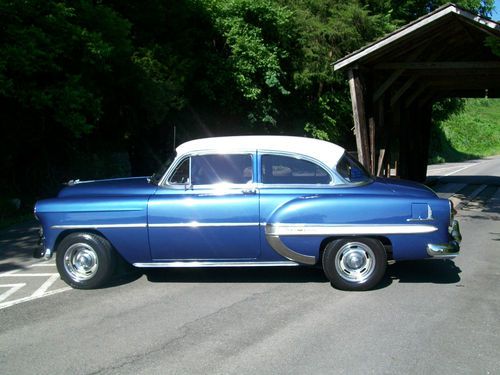 1953 CHEVROLET BELAIR 2 DOOR RESTORED, image 2