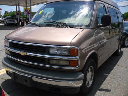 1996 chevrolet 1500 express van!!! low miles!!!! look!!!