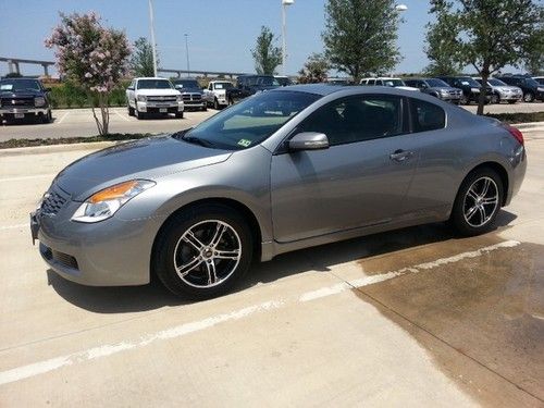 2008 nissan altima 3.5 se coupe- moon roof - push button start - keyless entry