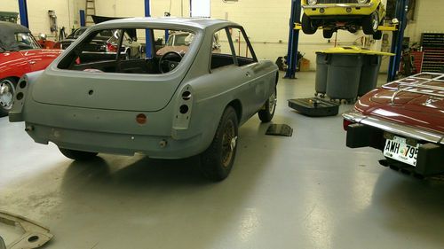 1967 MG MGB GT SPECIAL solid car aluminum hood, image 3