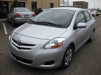 2008 toyota yaris power windows power locks no reserve auction !!!