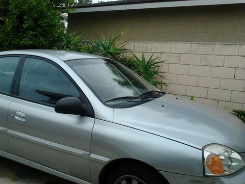2005 kia rio base sedan 4-door 1.6l