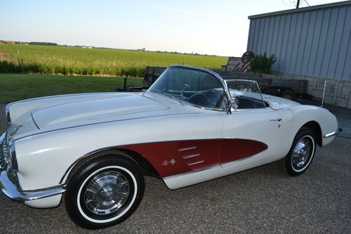 1960 chevrolet corvette base convertible 2-door barn find