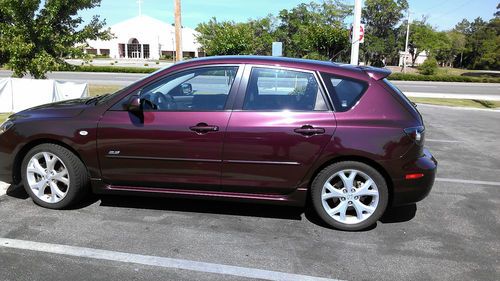 2008 mazda3 4 door hatchback excellent condition!