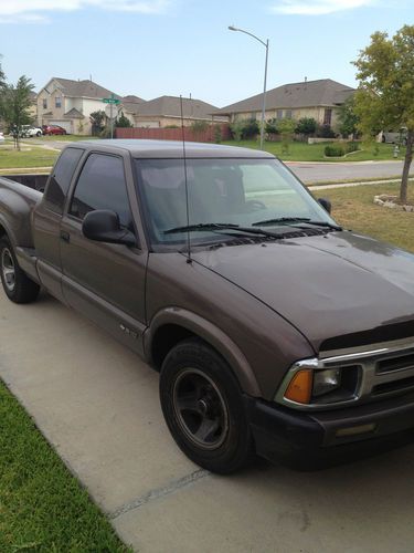 1997 s-10 ext. cab 4.3l v6 vortex good tires extra spare/rim tow pkg good brakes