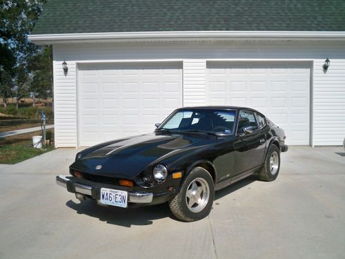 Datsun 280z, black metallic, alloy wheels, fastback, 2.7l inline 6, 5-speed,