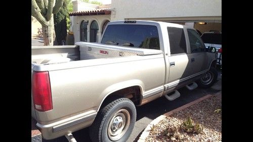 1999 chevrolet c2500 base crew cab pickup 4-door 5.7l