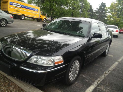 2003 lincoln town car executive