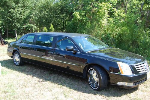 2006 cadillac six door limousine