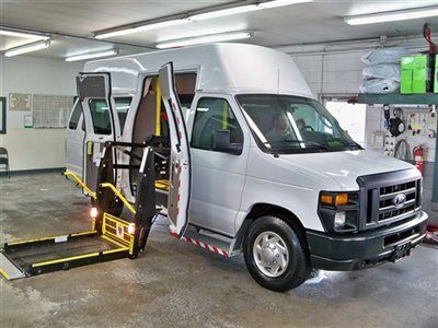 White handicap 3 wheelchar wagon van maxon mobility 800 lb lift call now 2 own