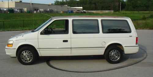 2 owner 1993 dodge grand caravan se runs and drives great cold ac! no reserve!!!