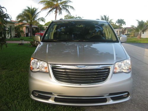2012 chrysler town &amp; country touring