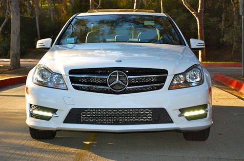 2013 mercedes c250 white, great condition, must see